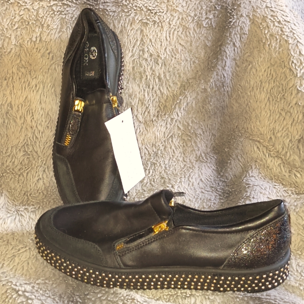GEOX Leelu Black Slip-On Shoes with Gold Zippers Size 7 - Picture 3 of 6